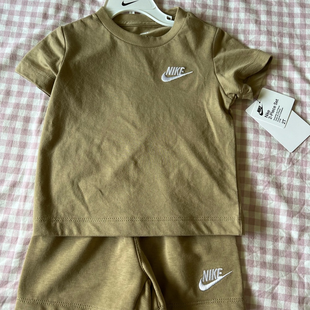 🔴SOLD VIA EBAY🔴 Nike Kids Brown T-Shirt and Shorts Set